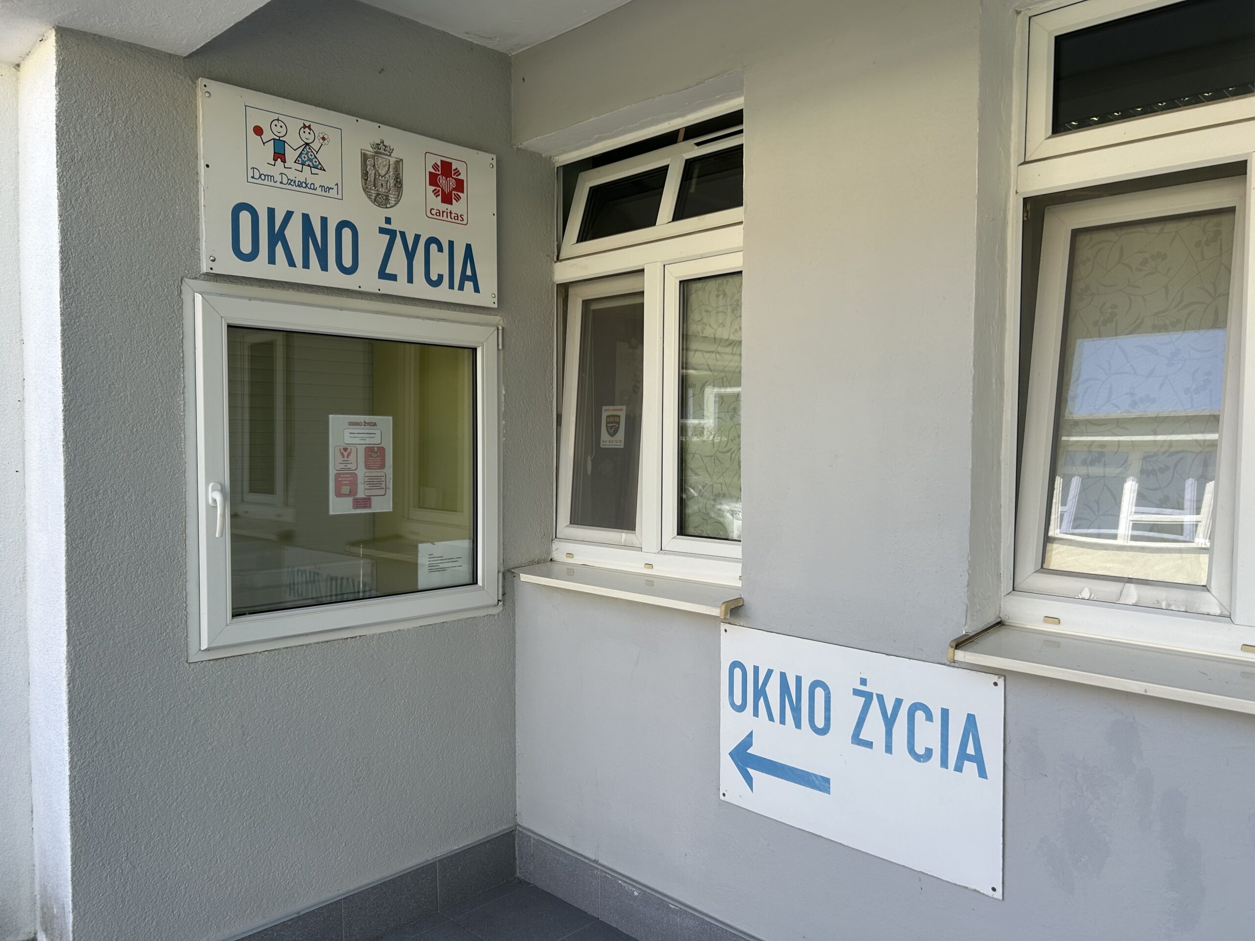 Read more about the article The Women Behind the Window: Answering the Alarm at a Baby Hatch in Poland